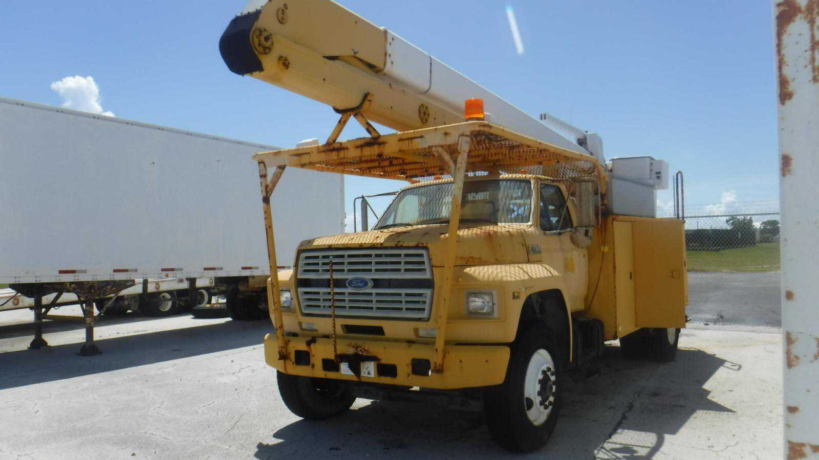Ford F-700