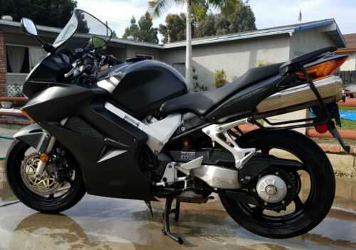 Honda VFR800 (INTERCEPTOR)
