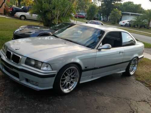 BMW 318iS