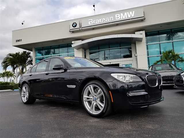 BMW 740i