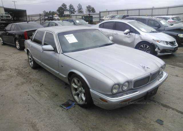 Jaguar XJR