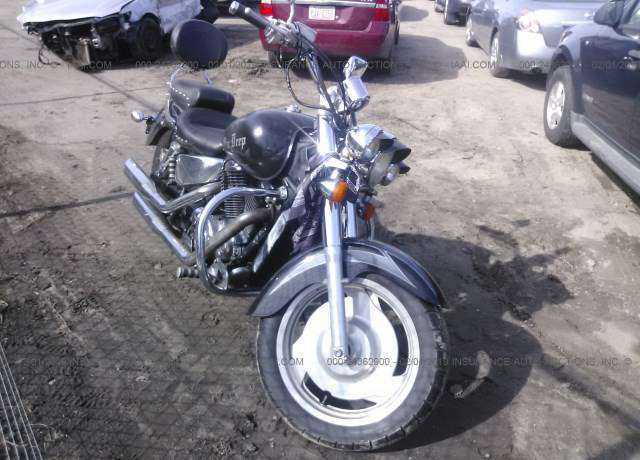 Honda VT1100C2 (SHADOW SABRE)