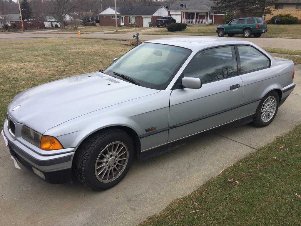 BMW 318iS