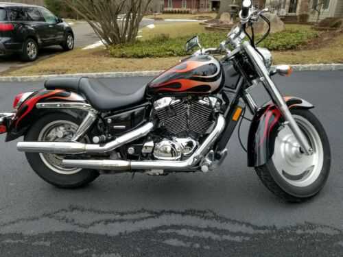 Honda VT1100C2 (SHADOW SABRE)