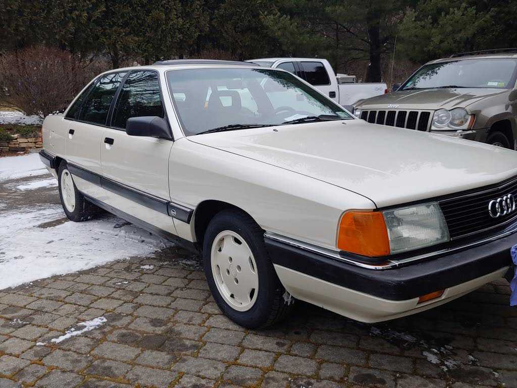 Audi 100