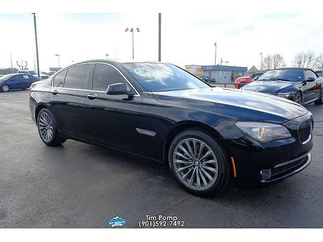 BMW 740i