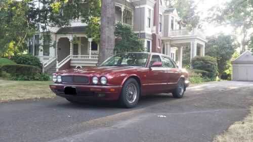 Jaguar XJR