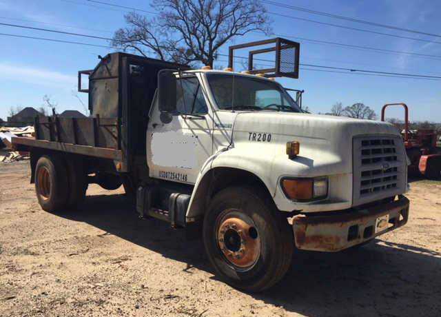 Ford F-700