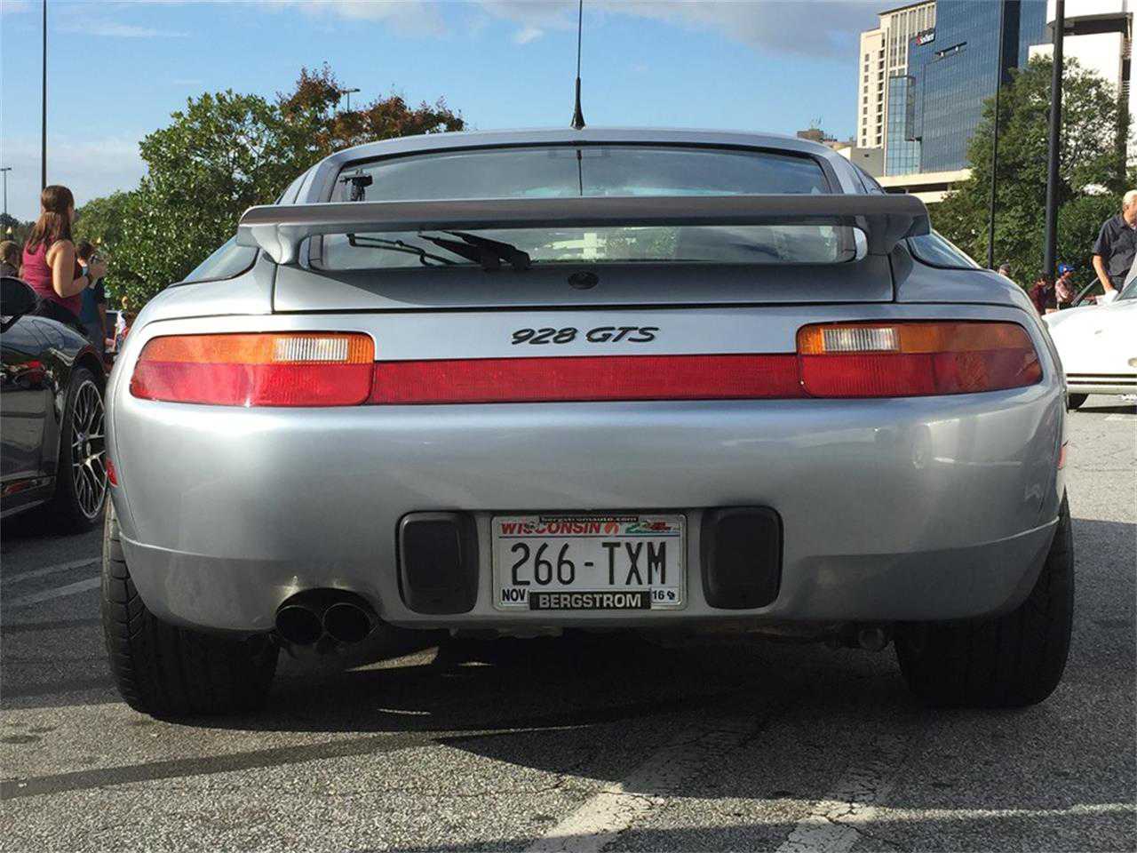 Porsche 928