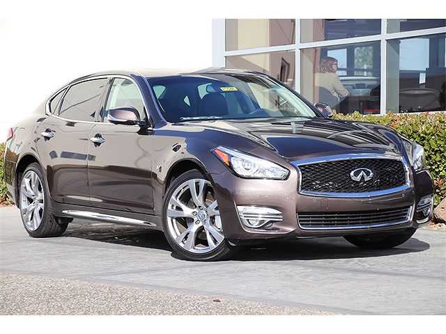 Infiniti Q70L