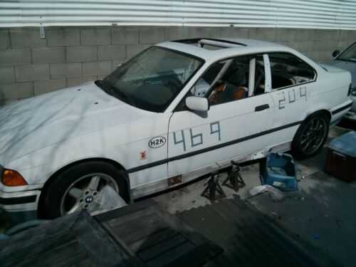 BMW 325iS