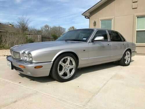 Jaguar XJR