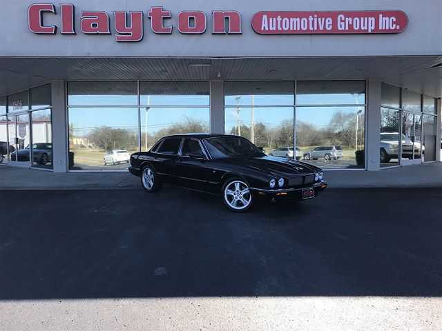 Jaguar XJR