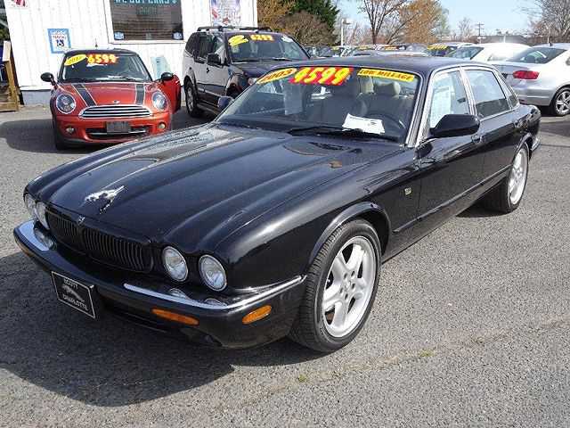 Jaguar XJ