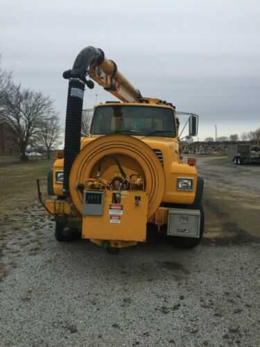 Ford L8000