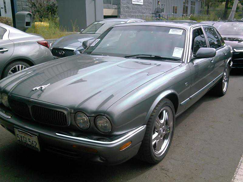 Jaguar XJ