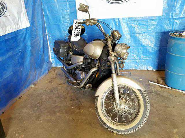 Honda VT1100C2 (SHADOW ACE)