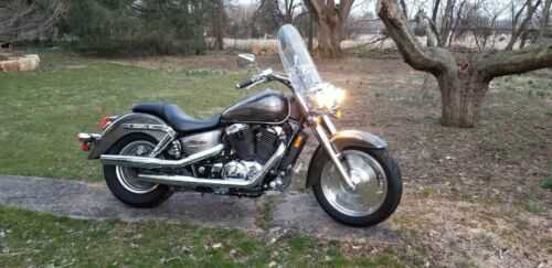 Honda VT1100C2 (SHADOW SABRE)