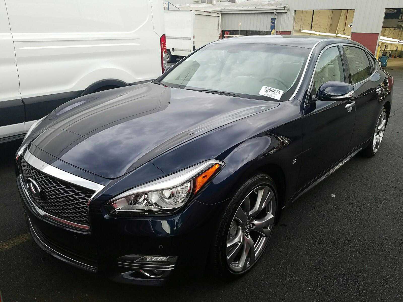 Infiniti Q70L