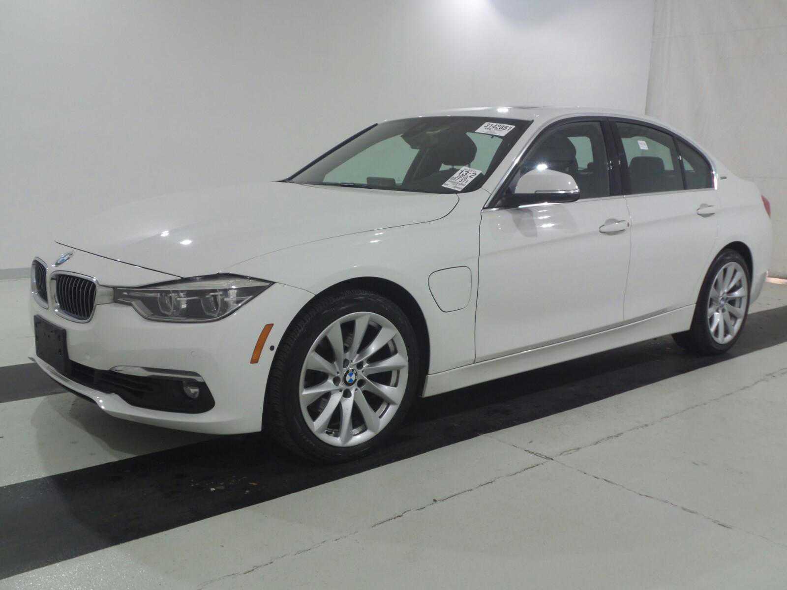 BMW 330e