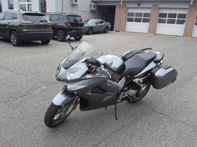 Honda VFR800A (INTERCEPTOR)