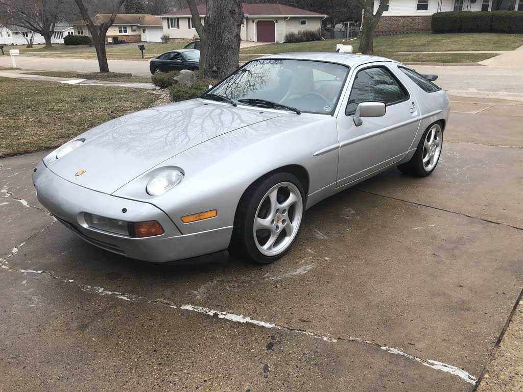 Porsche 928