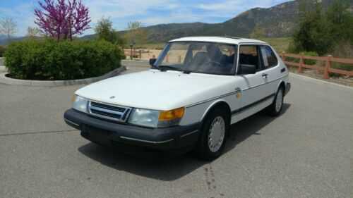 Saab 900