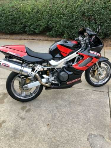 Honda VTR1000F (SUPERHAWK)
