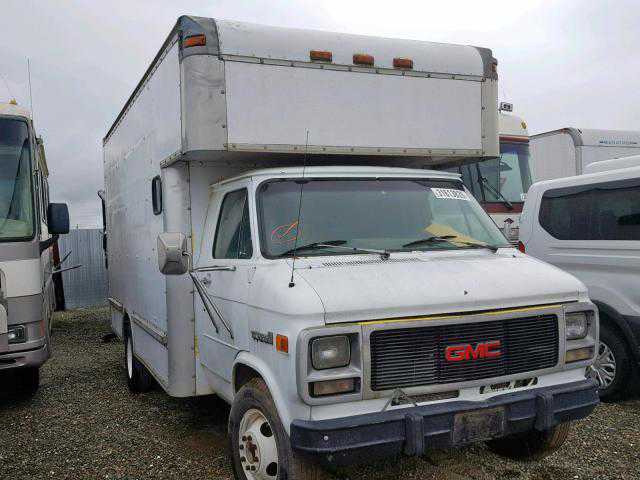 GMC Cutaway Van