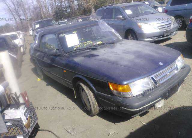 Saab 900