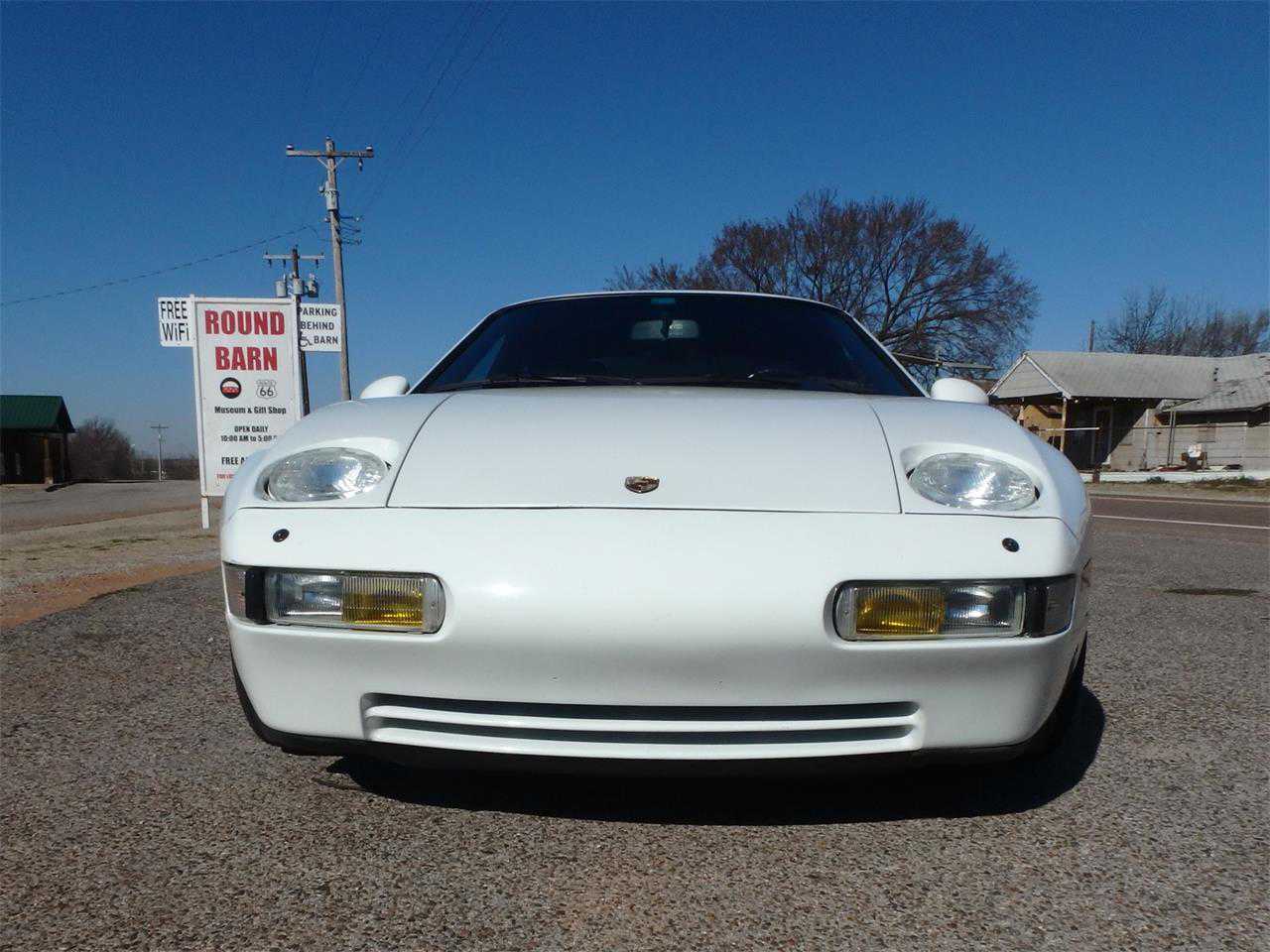 Porsche 928