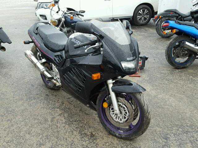 Suzuki RF900R