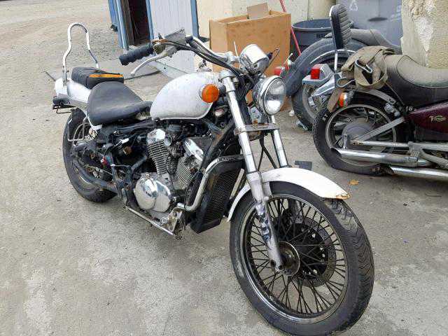 Honda VT600CD (SHADOW VLX DELUXE)