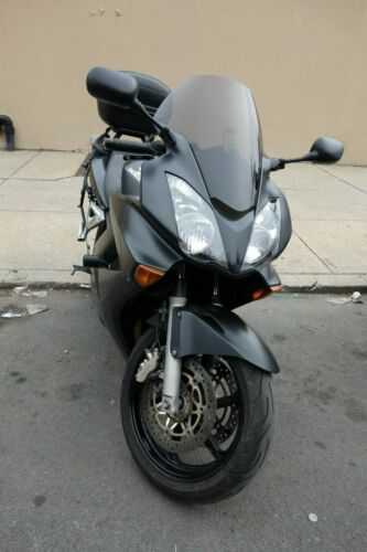 Honda VFR800A (INTERCEPTOR)