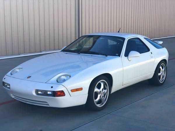 Porsche 928