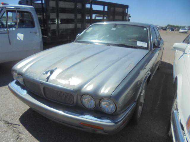 Jaguar XJR