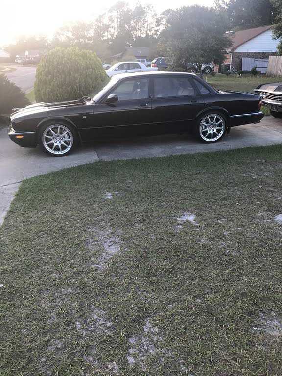 Jaguar XJR