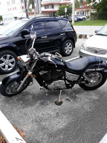 Honda VT1100C2 (SHADOW SABRE)