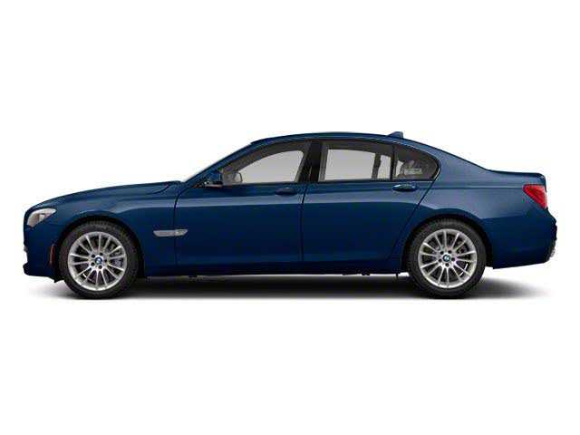 BMW 740i