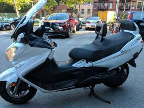 Suzuki AN650L