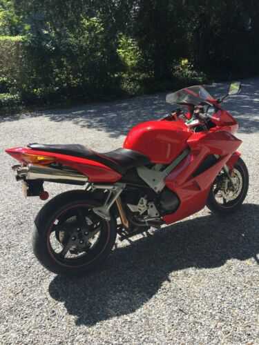 Honda VFR800A (INTERCEPTOR)