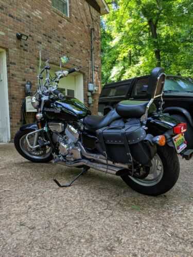 Honda VF750C (MAGNA)