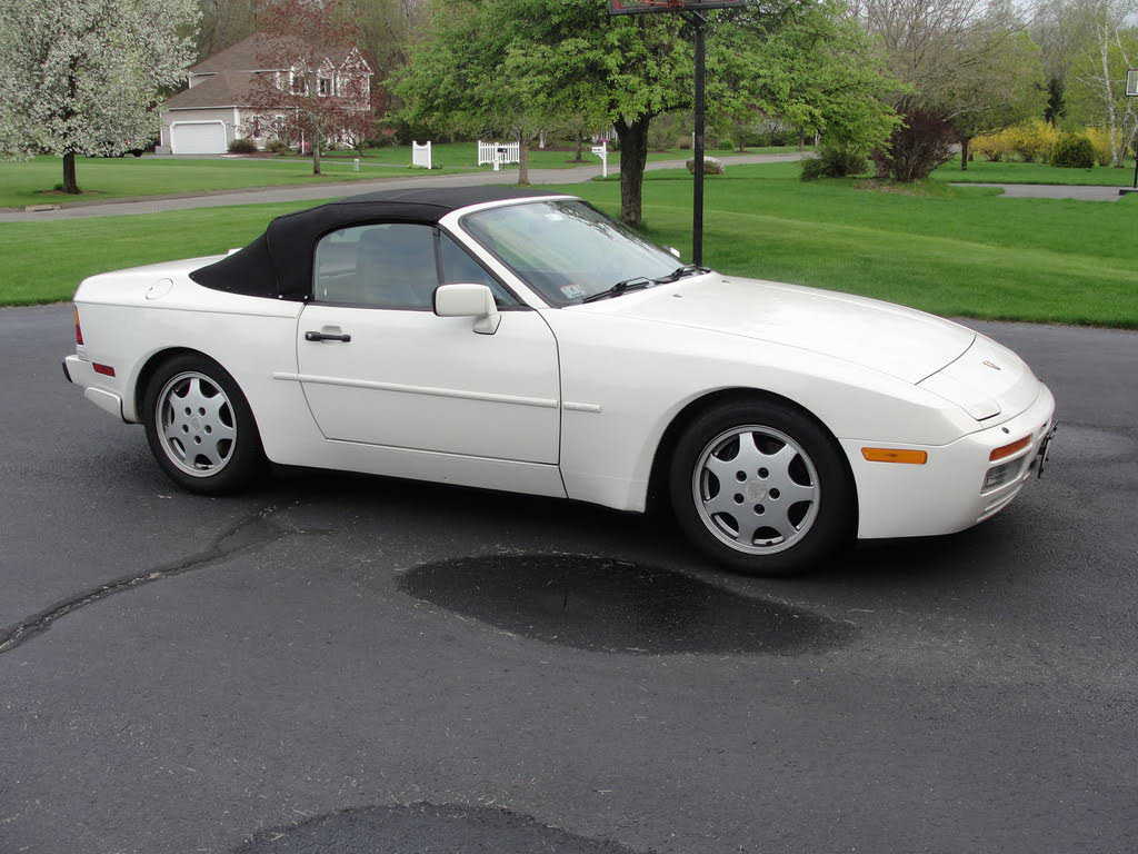 Porsche 944