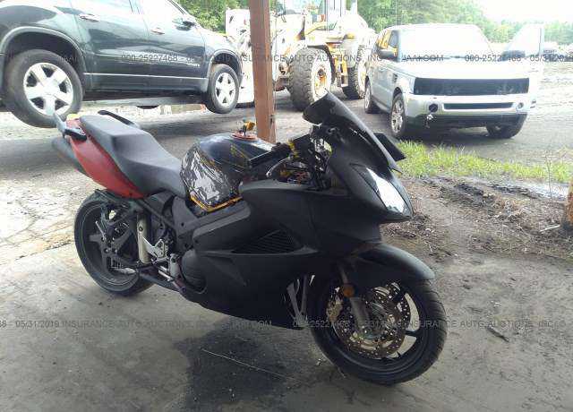 Honda VFR800A (INTERCEPTOR)