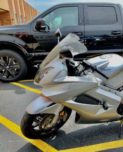 Honda VFR800A (INTERCEPTOR)