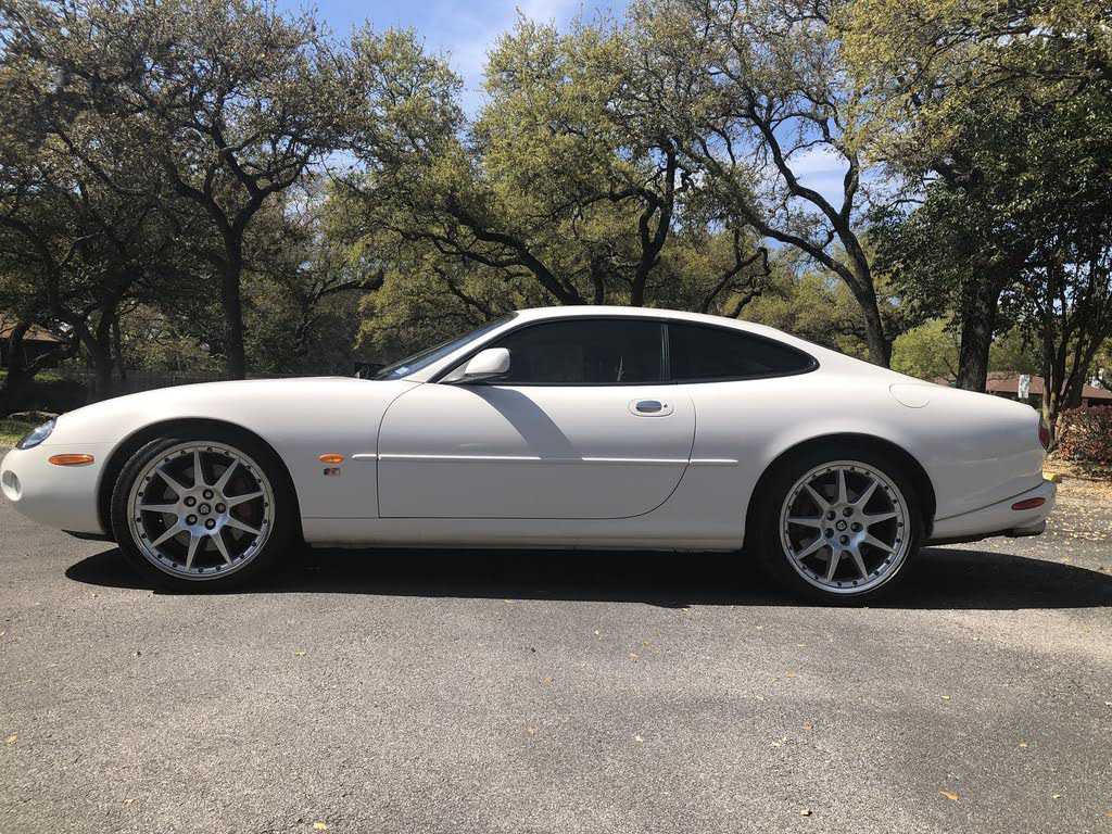 Jaguar XKR