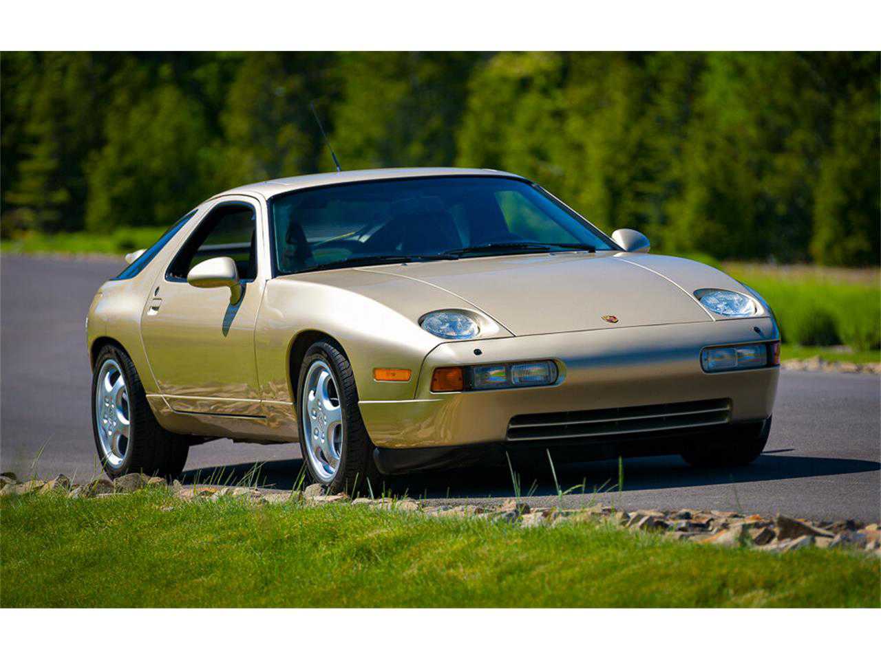 Porsche 928