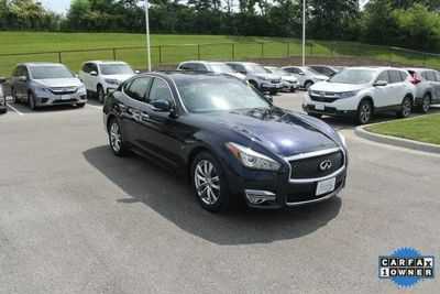 Infiniti Q70