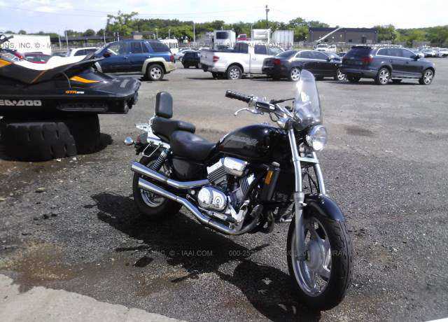 Honda VF750C (MAGNA)