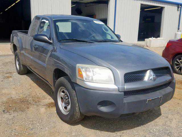Mitsubishi Raider